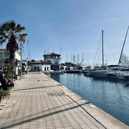 Dignity2-nuits Sur Les Flots-bateau A Quai Πλωτό κατάλυμα